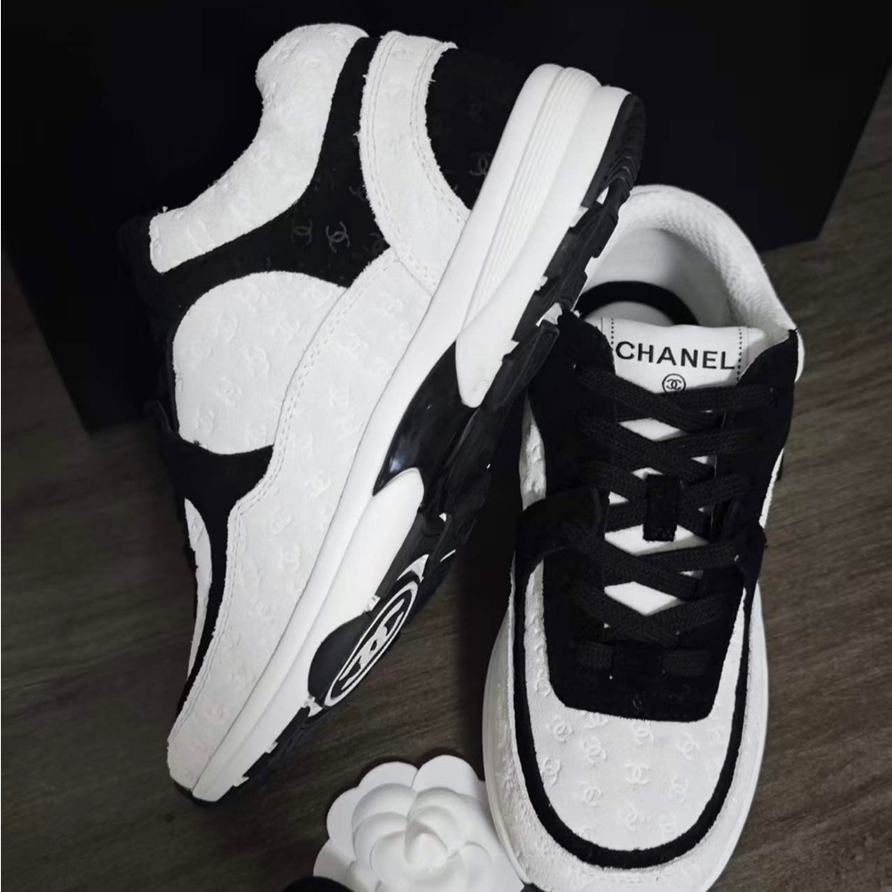 Chanel Black & White CC Logo Sneakers - Picture 5 of 5